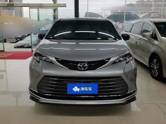Toyota Sienna 2.5L Hybrid AWD Premium - ფოტო 2