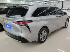 Toyota Sienna 2.5L Hybrid AWD Premium - ფოტო 3
