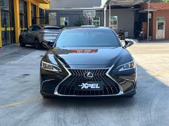 Lexus ES 200 Excellence Edition - ფოტო 2