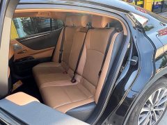 Lexus ES 200 Excellence Edition - ფოტო 6