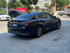Lexus ES 200 Excellence Edition - ფოტო 8