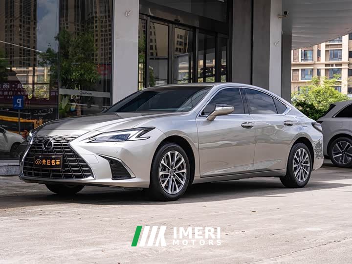 Lexus ES 200 Premium Edition