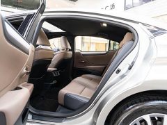 Lexus ES 200 Premium Edition - ფოტო 10