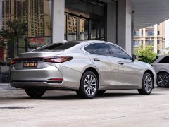 Lexus ES 200 Premium Edition - ფოტო 3