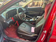 Hyundai Elantra 1.5L CVT Luxury - ფოტო 10