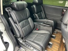 Honda Odyssey 2.0L Sharp Premium Edition - ფოტო 11