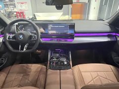 BMW 5 Series 530Li Premier M Sport Package - ფოტო 5
