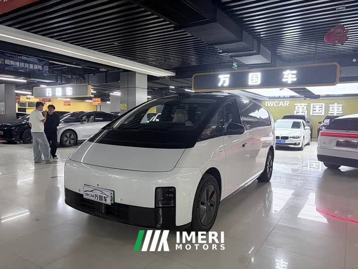 Li Auto Li Xiang MEGA Ultra