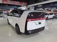 Li Auto Li Xiang MEGA Ultra - ფოტო 8