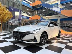 Hyundai Elantra 2022 1.5L CVT Luxury - ფოტო 1