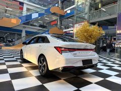 Hyundai Elantra 2022 1.5L CVT Luxury - ფოტო 12