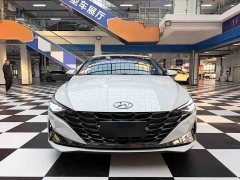 Hyundai Elantra 2022 1.5L CVT Luxury - ფოტო 2