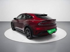 Xiaomi YU7 2025 Four-Wheel Drive Pro - ფოტო 4