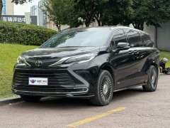 Toyota Sienna 2.5L Hybrid Comfort Edition - ფოტო 1