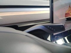 Tesla Model Y Rear-Wheel Drive - ფოტო 10