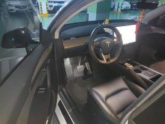 Tesla Model Y Rear-Wheel Drive - ფოტო 12