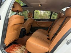 BMW 5 Series 525Li Luxury Package - ფოტო 16