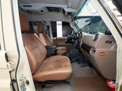 Toyota Land Cruiser (Imported) LC76 4.0L Automatic - ფოტო 8