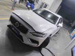 Volvo S60 B4 Smart Luxury Edition - ფოტო 1