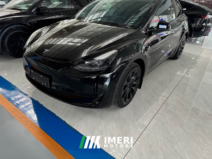 Tesla Model Y Facelift Rear-Wheel Drive