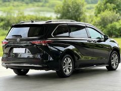 Toyota Sienna 2021 2.5L Hybrid Premium Edition - ფოტო 4