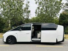 Li Auto MEGA 2025 Home Family Edition - ფოტო 6