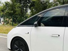 Li Auto MEGA 2025 Home Family Edition - ფოტო 7