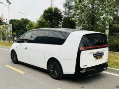 Li Auto MEGA 2025 Home Family Edition - ფოტო 8