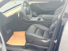 Tesla Model Y Rear-Wheel Drive - ფოტო 4