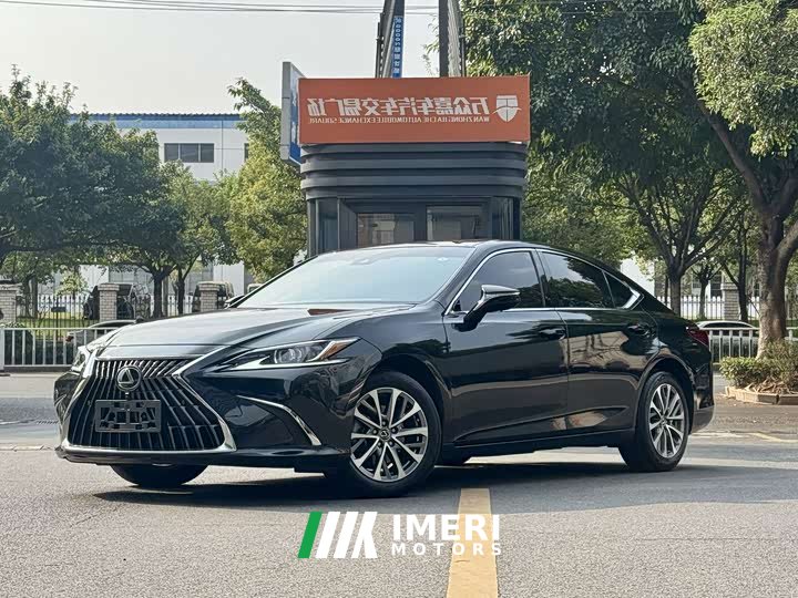 Lexus ES 2023 200 Excellence Edition - ავტომობილი ჩინეთიდან