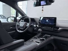 Toyota Sienna 2021 2.5L Hybrid Platinum Edition - ფოტო 19