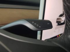 Tesla Model Y Rear-Wheel Drive - ფოტო 13