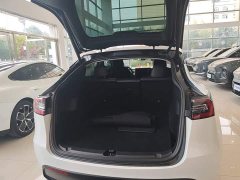 Tesla Model Y Rear-Wheel Drive - ფოტო 18