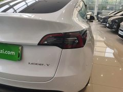 Tesla Model Y Rear-Wheel Drive - ფოტო 7