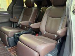 Toyota Grevias 2.5L Hybrid Flagship VIP Edition - ფოტო 10