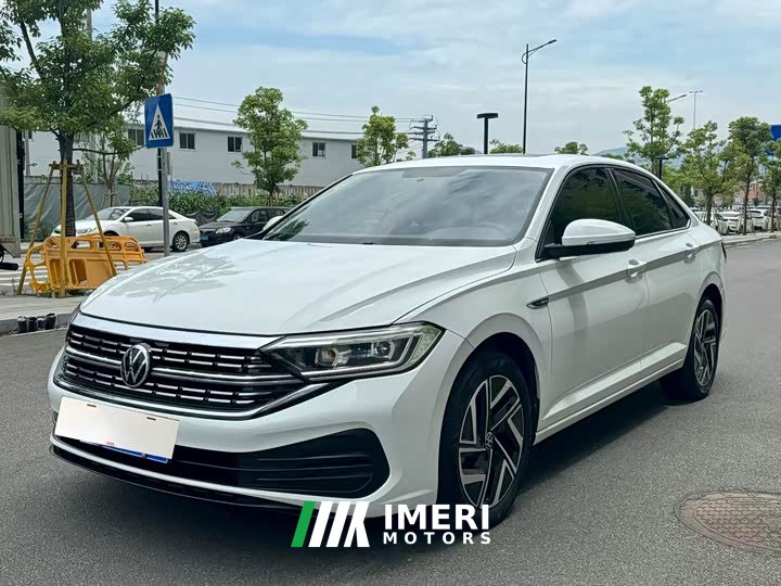 Volkswagen Sagitar 300TSI DSG Flying Edition
