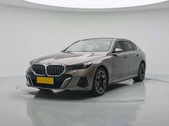 BMW 5 Series 530Li Luxury M Sport Package - ფოტო 1