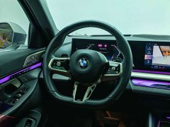 BMW 5 Series 530Li Luxury M Sport Package - ფოტო 15