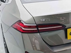 BMW 5 Series 530Li Luxury M Sport Package - ფოტო 17