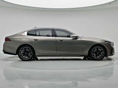 BMW 5 Series 530Li Luxury M Sport Package - ფოტო 7