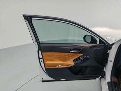 Toyota Avalon 2024 Hybrid 2.0L Luxury - ფოტო 12