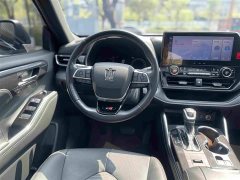 Toyota Crown Venza 2021 2.5L HEV AWD Premium - ფოტო 17