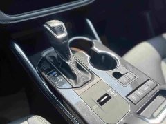 Toyota Crown Venza 2021 2.5L HEV AWD Premium - ფოტო 18