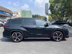 Toyota Crown Venza 2021 2.5L HEV AWD Premium - ფოტო 7