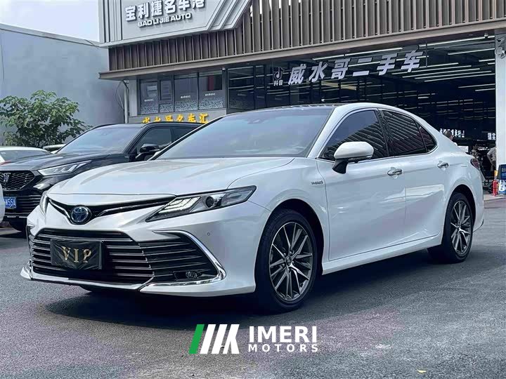 Toyota Camry Hybrid Luxury