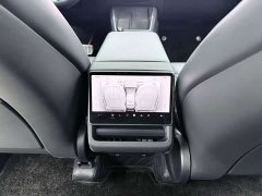 Tesla Model Y Rear-Wheel Drive - ფოტო 9