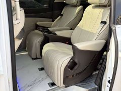 Denza BYD Denza D9 DM-i 1050 Premium - ფოტო 8