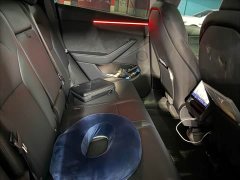 Tesla Model Y Long Range All-Wheel Drive - ფოტო 5