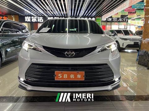 2025 Toyota Sienna 2.5L Hybrid AWD Premium