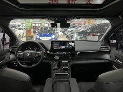 Toyota Sienna 2024 2.5L Hybrid AWD Premium - ფოტო 8